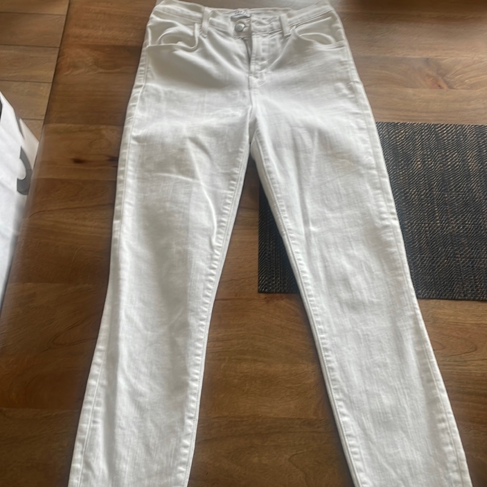 J Brand White Skinny Jeans Stretchy!